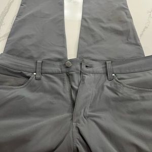 Mens LuLu Lemon pants 33x28 mint condition!!